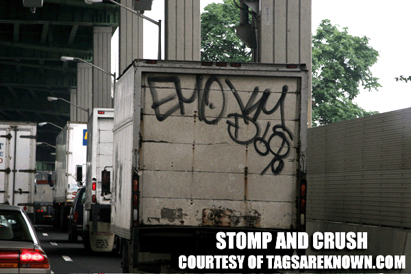 GRAFFITI IMAGES:  EMO &middot; KM DIS